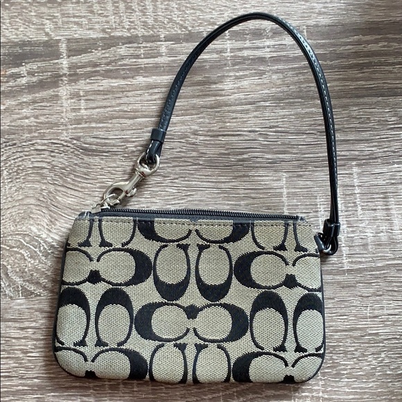 Coach wristlet - mini purse - Picture 3 of 6